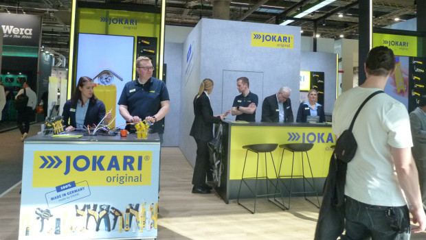 Werkzeuge in direkter Anwendung – der Stand von Jokari zog die Blicke der Besucherinnen und Besucher auf sich. Auch andere Aussteller berichten positiv von der diesjährigen Messe.&nbsp;