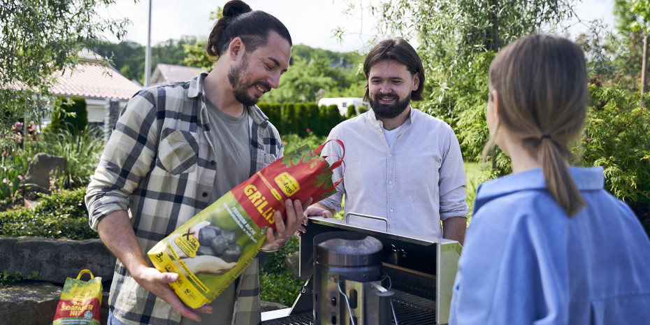 Die Grill-Holzkohle wird in Bodenfelde im umweltfreundlichen Retortenverfahren produziert.