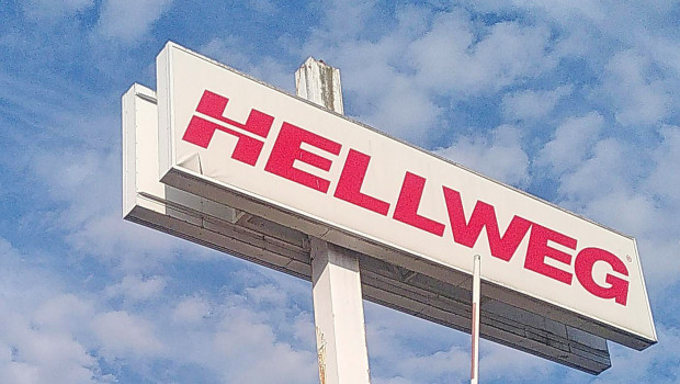 Das Bundeskartellamt hat jetzt die Übernahme von sechs Hellweg-Märkten durch den Wettbewerber Hornbach genehmigt, die im September angekündigt worden war. Das Bundeskartellamt hat jetzt die Übernahme von sechs Hellweg-Märkten durch den Wettbewerber Hornbach genehmigt, die im September angekündigt worden war.