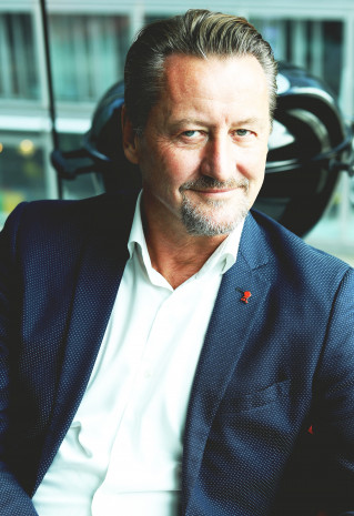 Weber-Stephen, Hans-Jürgen Herr