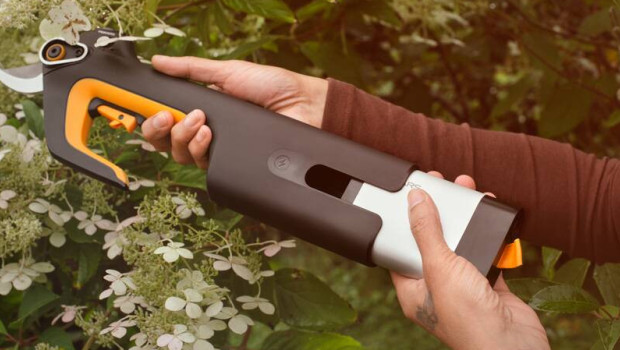 Die elektrifizierte Power-Tools-Serie von Fiskars wurde mit dem „Red Dot: Best of the Best“ prämiert.