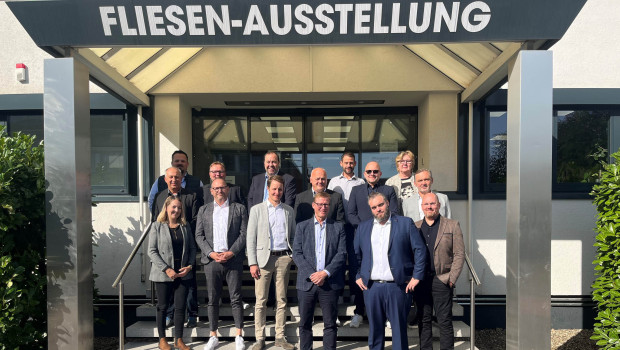 Die Mitglieder der Top Unit Ceramic haben sich beim Mitglied Schmidt-Rudersdorf in Düsseldorf getroffen. Die Mitglieder der Top Unit Ceramic haben sich beim Mitglied Schmidt-Rudersdorf in Düsseldorf getroffen.