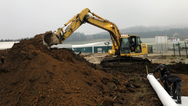 Im Zell am Moos rollen schon die Bagger - ein paar Monate früher als ursprünglich geplant. Im Zell am Moos rollen schon die Bagger - ein paar Monate früher als ursprünglich geplant.