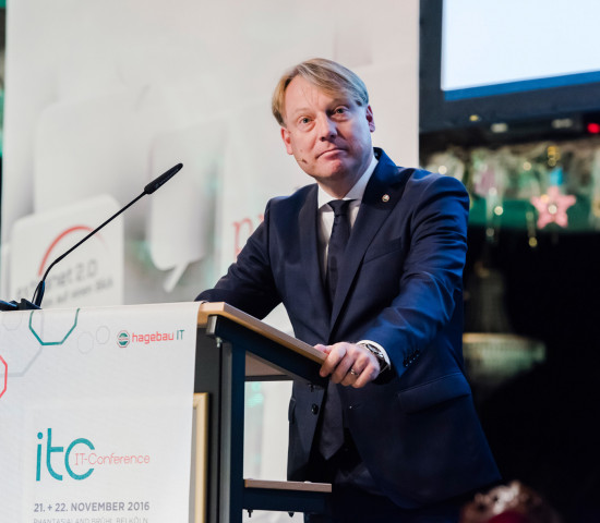 Andreas Dietrich, Hagebau IT-Geschäftsführer, bei seiner Rede in Brühl.