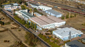 Neue Parkettkleberanlage bei PCI geht in Betrieb Neue Parkettkleberanlage bei PCI geht in Betrieb