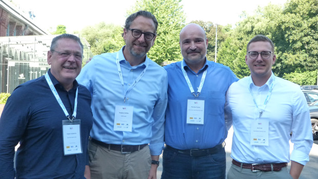 Jürgen Leuprecht (v.l.), Stephan Schiller, Thorsten Teuber und Joel Lück tauschten sich in der ersten Podiumsdiskussion über Effizienzpotenziale in der Lieferkette aus.&nbsp;