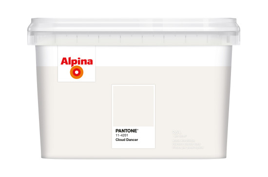 Der bauschige Weißton ist exklusiv von Alpina im 2,5-Liter-Gebinde mit Alpina x Pantone-Branding erhältlich.&nbsp;