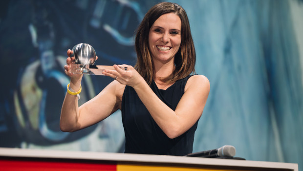 Marie Kristin Schmidt, Director Sustainability & Quality Principles bei Kärcher, nahm den Award bei der Preisverleihung am 3. Dezember in Düsseldorf entgegen. Marie Kristin Schmidt, Director Sustainability & Quality Principles bei Kärcher, nahm den Award bei der Preisverleihung am 3. Dezember in Düsseldorf entgegen.