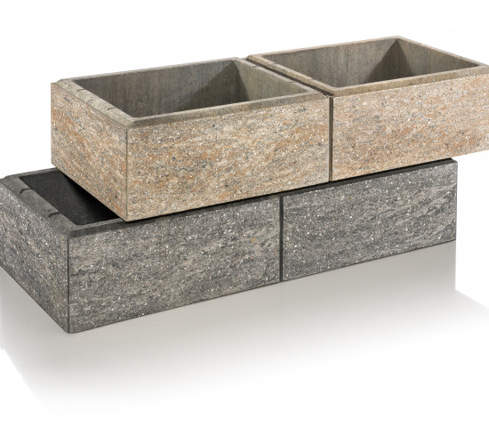 Den Mauerstein Tosa gibt es in zwei Farbvarianten.