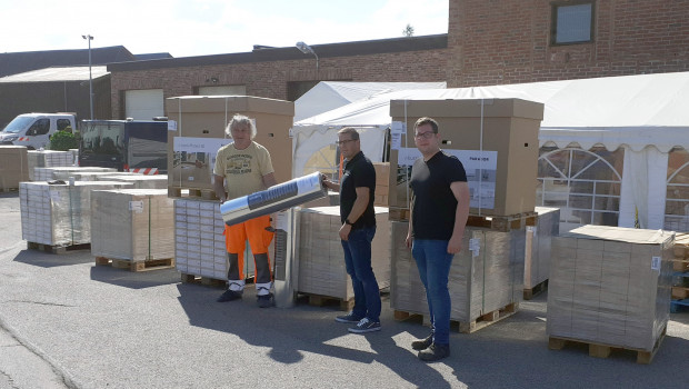 Die erste Ladung mit 2.000 Quadratmetern Laminat wurde bereits übergeben.&nbsp;