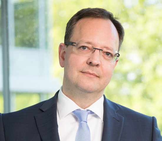 ... dafür fängt René Haßfeld früher beim Kölner Baumarktbetreiber an. ... dafür fängt René Haßfeld früher beim Kölner Baumarktbetreiber an.