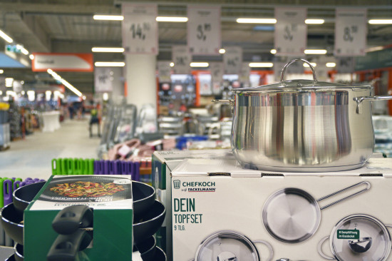 Durch seine innerstädtische Lage hat der Standort auch eine Nah­versorgerfunktion. Der Anteil des Sortiments Haushaltswaren ist ­entsprechend hoch.