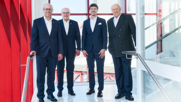 Der neue Vorstand der Meffert Farbwerke AG (v. l.): Thorsten Stoffel (CFO), Dieter Meffert (CTO), Benedikt Merz (COO) und Klaus Meffert (CEO).