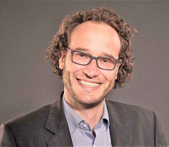 Christopher Schmitt hat zuletzt als Marketingleiter für einen Radiologen-Verband und -Dienstleister, die Curagita AG, gearbeitet. Christopher Schmitt hat zuletzt als Marketingleiter für einen Radiologen-Verband und -Dienstleister, die Curagita AG, gearbeitet.