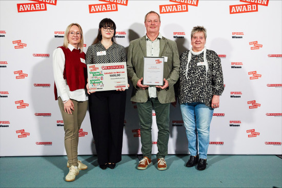 Sonderpreis für „Johanniter-Kinderhaus „Pusteblume“. Inklusive Holz- und Tonwerkstatt für Kinder“ (v. l.): Anne Liszok, Laura Brommke, Uwe Engelmann, Sibylle Engelmann.