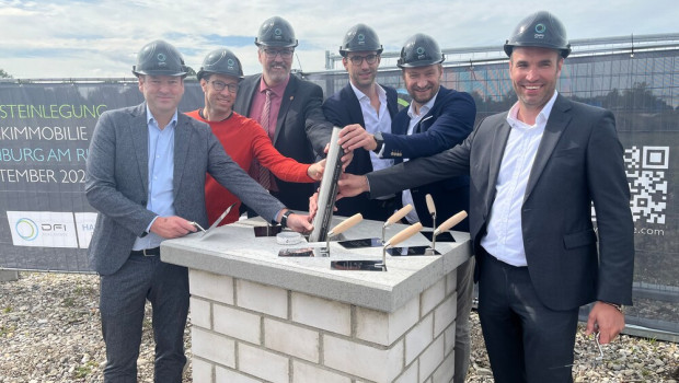 Thorsten von Killisch-Horn von Goldbeck Südwest, Michael Stolle, Jens Fondy-Langela, Nikolai Alexander Mader von Hansainvest Real Assets, Andreas Fleischer von DFI Real Estate und Hannes Kissling von Goldbeck Südwest legten den Grundstein.&nbsp;