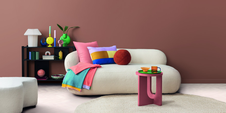 Der Braunton Mocha Mousse aus der Pantone powered by Alpina-Farbkollektion: Der Hersteller hat seine Zusammenarbeit mit Pantone ausgeweitet und bringt in diesem Jahr die Color of the Year samt dazugehöriger Farbpalette als Ready-Mix-Farbe auf den Markt.&nbsp;