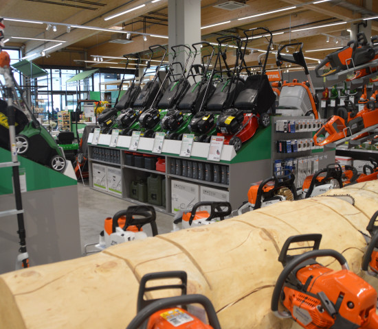 Auch bei den Garten- und Forstgeräten setzt man auf Marke und Eigenmarke.
