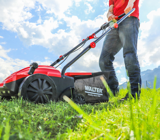 ... sowie diverse Gartengeräte.
