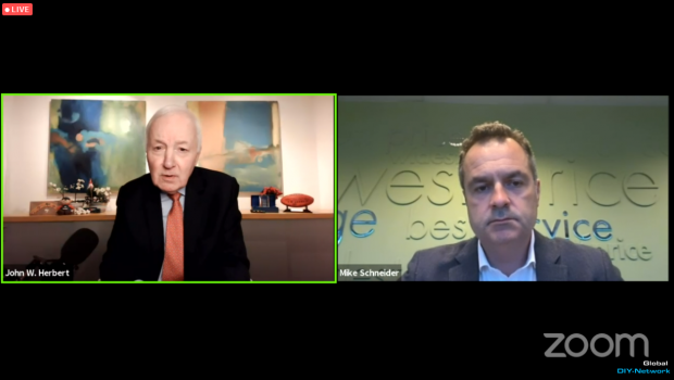 Edra/Ghin-Geschäftsführer John Herbert (l.) befragte Michael Schneider, CEO des australischen DIY-Marktführers Bunnings, im Interview im Global DIY-Network. Edra/Ghin-Geschäftsführer John Herbert (l.) befragte Michael Schneider, CEO des australischen DIY-Marktführers Bunnings, im Interview im Global DIY-Network.