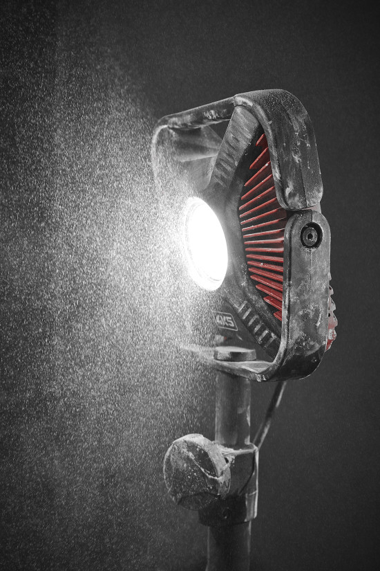 Auch Baustrahler gehören zum Sortiment.