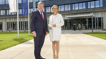 RWA weiht neue energieautarke Zentrale jetzt auch offiziell ein RWA weiht neue energieautarke Zentrale jetzt auch offiziell ein