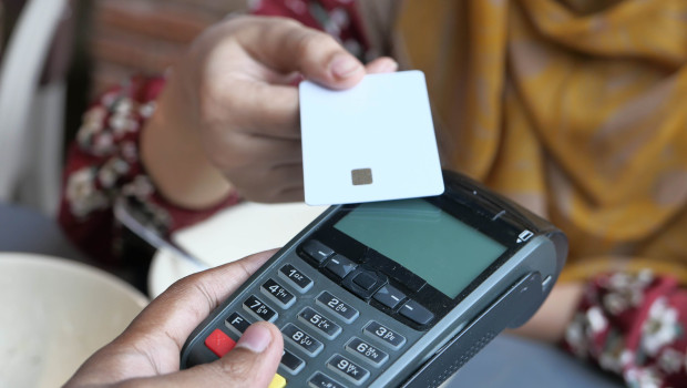 Auch wenn sich das Konsumklima weiter erholt, legen die privaten Haushalte ihr Geld immer noch eher zur Seite.&nbsp;