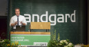 Landgard wächst auch mit Blumen und Pflanzen