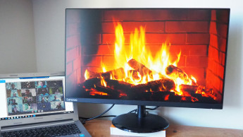 In trauter Runde vorm Kamin