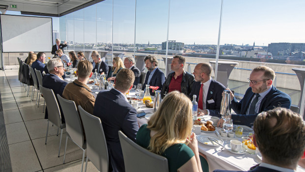 VDPM-Hauptgeschäftsführer Dr. Hans-Joachim Riechers spricht zu den Abgeordneten in Berlin. VDPM-Hauptgeschäftsführer Dr. Hans-Joachim Riechers spricht zu den Abgeordneten in Berlin.
