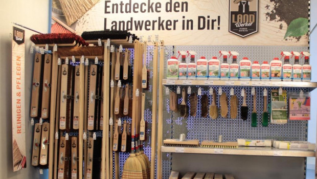 Der Landwerker kann jetzt auch reinigen und pflegen: Die Sagaflor baut die Eigenmarke weiter aus. Der Landwerker kann jetzt auch reinigen und pflegen: Die Sagaflor baut die Eigenmarke weiter aus.