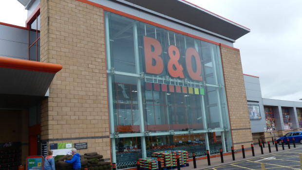 B&Q, die Hauptvertriebslinie von Kingfisher in Großbritannien und Irland, hat 8,2 Prozent weniger umgesetzt als im Geschäftsjahr 2021/2022. B&Q, die Hauptvertriebslinie von Kingfisher in Großbritannien und Irland, hat 8,2 Prozent weniger umgesetzt als im Geschäftsjahr 2021/2022.