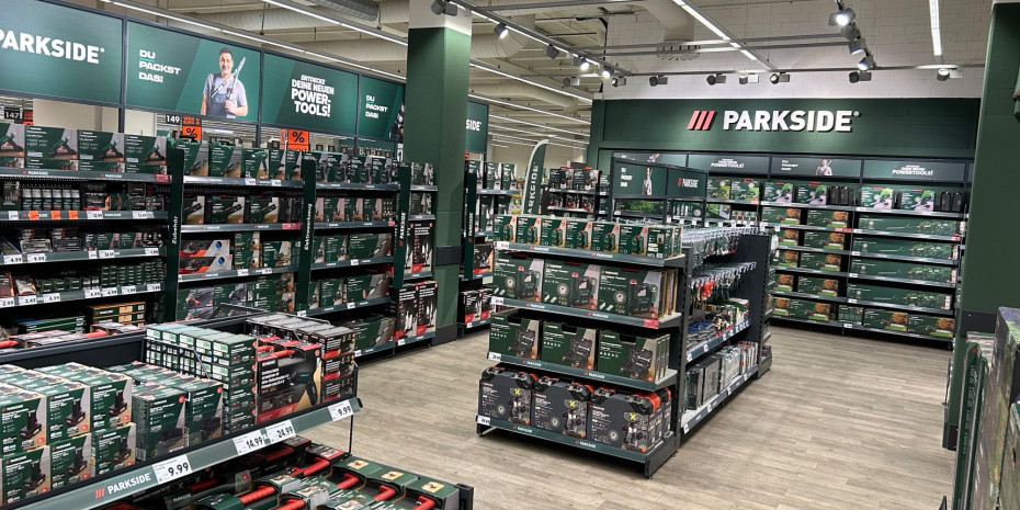 Die Schwarz-Gruppe ist mit ihrer Eigenmarke Parkside massiv im Powertools-Markt vertreten. Sie wird über ihre Vertriebslinien Kaufland (wie hier in Neckarsulm) und Lidl distribuiert. Die Schwarz-Gruppe ist mit ihrer Eigenmarke Parkside massiv im Powertools-Markt vertreten. Sie wird über ihre Vertriebslinien Kaufland (wie hier in Neckarsulm) und Lidl distribuiert.