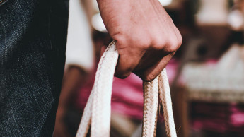 Die Verbraucher warten weiter ab