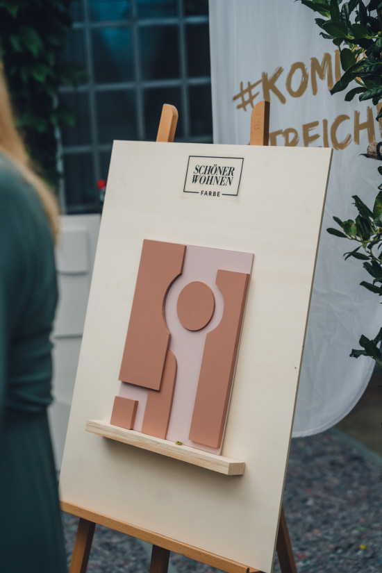 Die Teilnehmerinnen und Teilnehmer fertigten 3-D-Gemälde an. Die Teilnehmerinnen und Teilnehmer fertigten 3-D-Gemälde an.